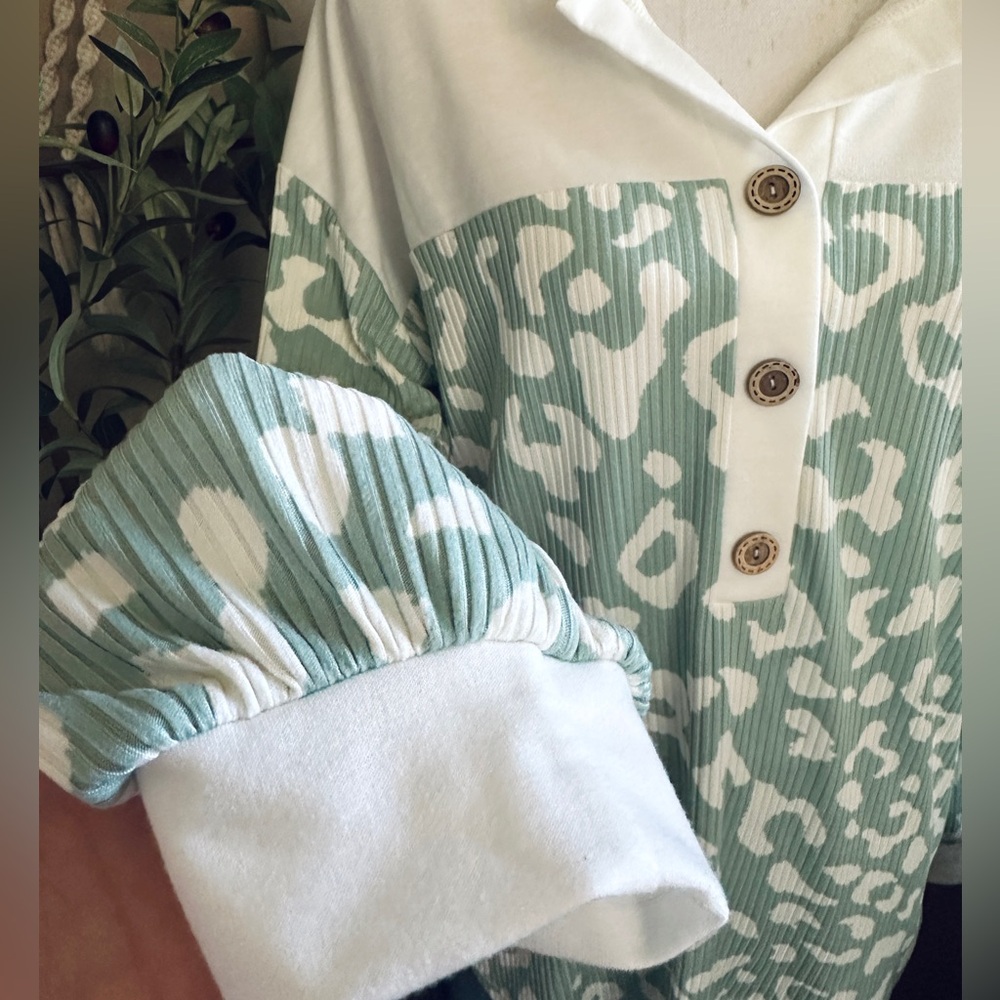 Macaron Leopard Print Ribbed Button Henley Top La… - image 4